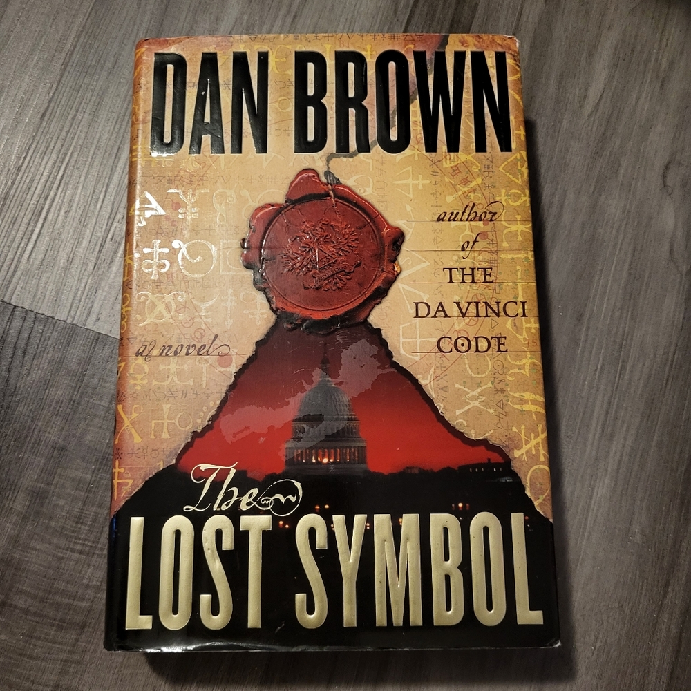 ⭐️ NWOT The Lost Symbol by Dan Brown ⭐️ 3 FOR $20